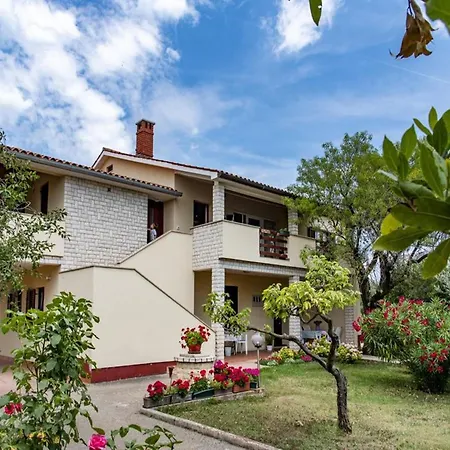 House In With Private Pool And *