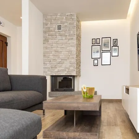 Appartement House In With Private Pool And