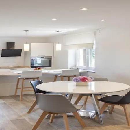 Appartement House In With Private Pool And