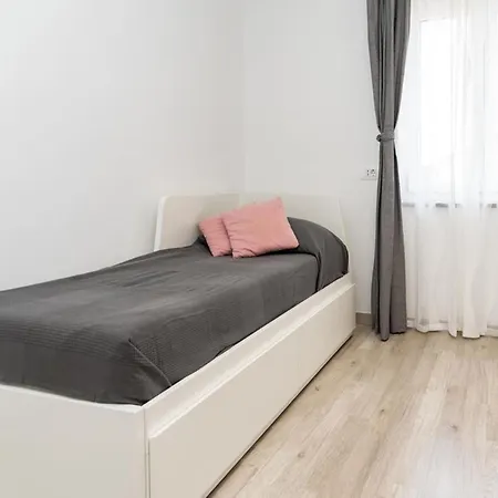 House In With Private Pool And Appartement *