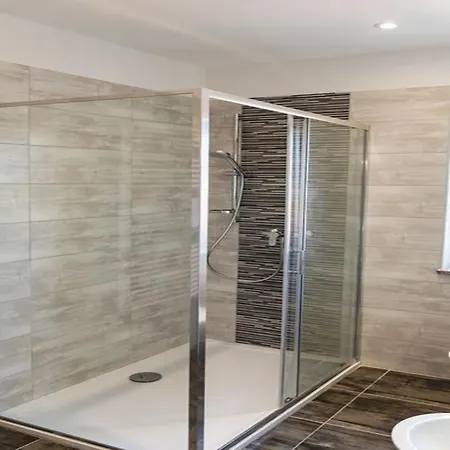 House In With Private Pool And Fažana