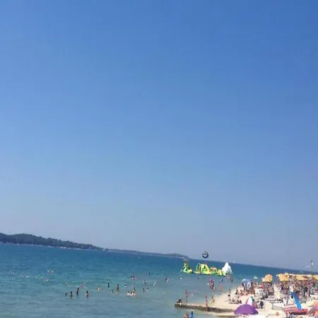 House In With Private Pool And Fažana