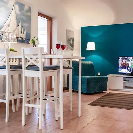 House In With Private Pool And Appartement *