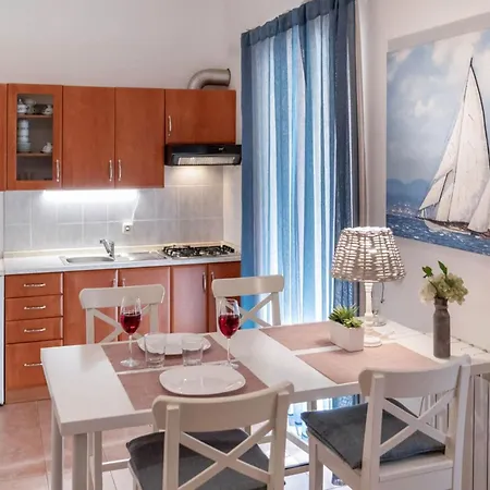 Appartement House In With Private Pool And