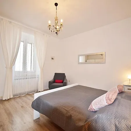 House In With Private Pool And Appartement *