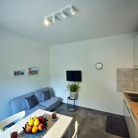 House In With Private Pool And * Fažana