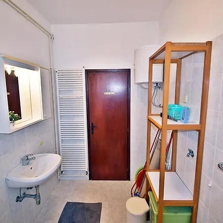 Appartement House In With Private Pool And Fažana