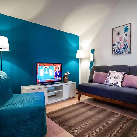 House In With Private Pool And * Fažana