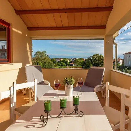 House In With Private Pool And Appartement *