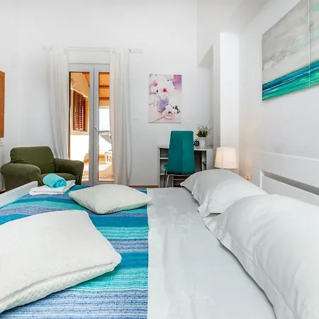 House In With Private Pool And Appartement *